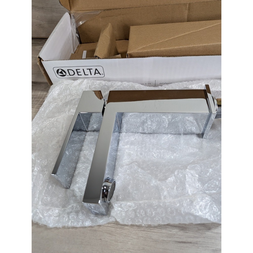 Delta 567LF-PP Single Handle Lavatory Faucet Chrome